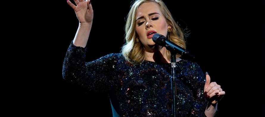 Pita Suara Rusak, Adele Terpaksa Batalkan Dua Konsernya Di Wembley
