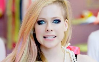 Avril Lavigne Siap Kembali Bernyayi