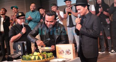 Endank Soekamti Meluncurkan Album Salam Indonesia Yang Di Kerjakan Di papua