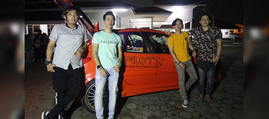 Pilotz Kenalkan Mobil Untuk Mini Konser On The Road