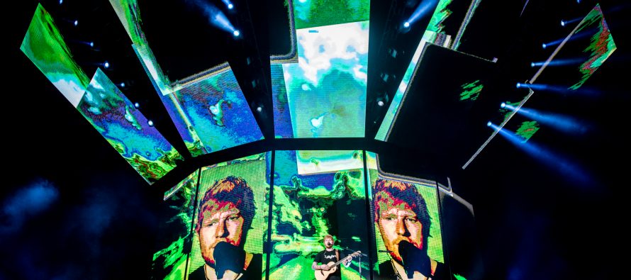 Beginilah Keseruan Konser Ed Sheeran Semalam