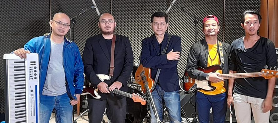 Grup Band Pop Asal Jakarta “SENS” Melepas Single “HaKaCi”, Daur Ulang Lagu Karya Lobow.