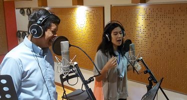 “Perjumpaan Kita” lagu terbaru dari “Candra Darusman” di rekam secara duet Bersama “Dian Sastrowardoyo”.