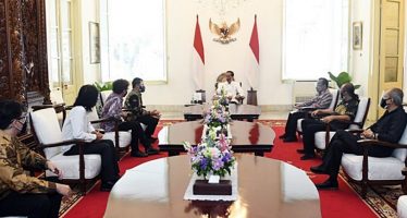 “Presiden RI Joko Widodo”  berikan penghargaan dan apresiasi di Konser Online  “48 tahun godbless Berkarya – Mulai hari Ini“.