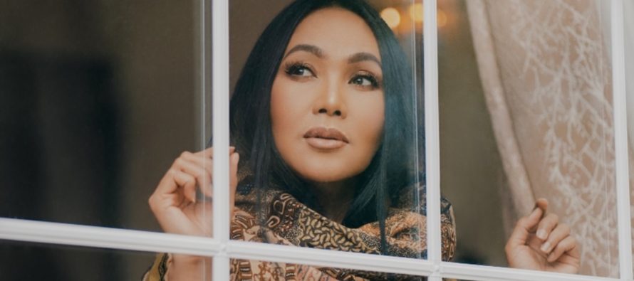 Ekspresi cinta seorang ibu pada anak dari mata “Dewi Gita” lewat single “Anakku”.