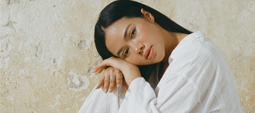 “Tutur Batin” Album ketiga yang menyampaikan ungkapan hati terdalam “Yura Yunita”.