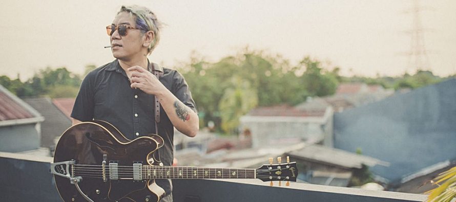 “Leonardo Ringo” Membawakan ulang lagu ‘Takkan Diam”.